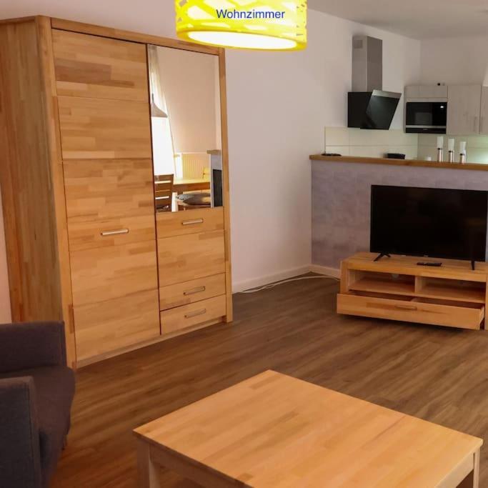 Freundliche Wohnung Mit Parkplatz Und Terrasse Neubrandenburg Exteriér fotografie