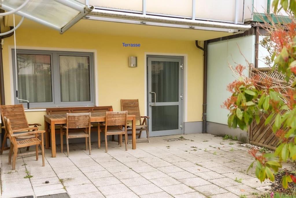 Freundliche Wohnung Mit Parkplatz Und Terrasse Neubrandenburg Exteriér fotografie